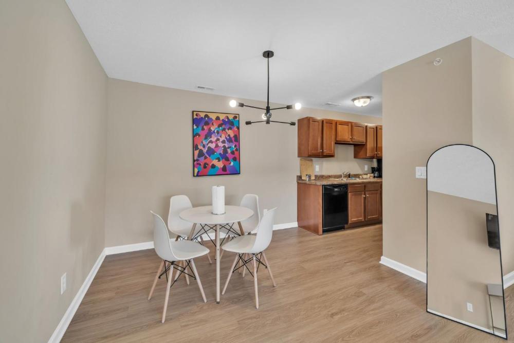 Stonecrest 822, 2Bd Apt I Free Parking I Pool